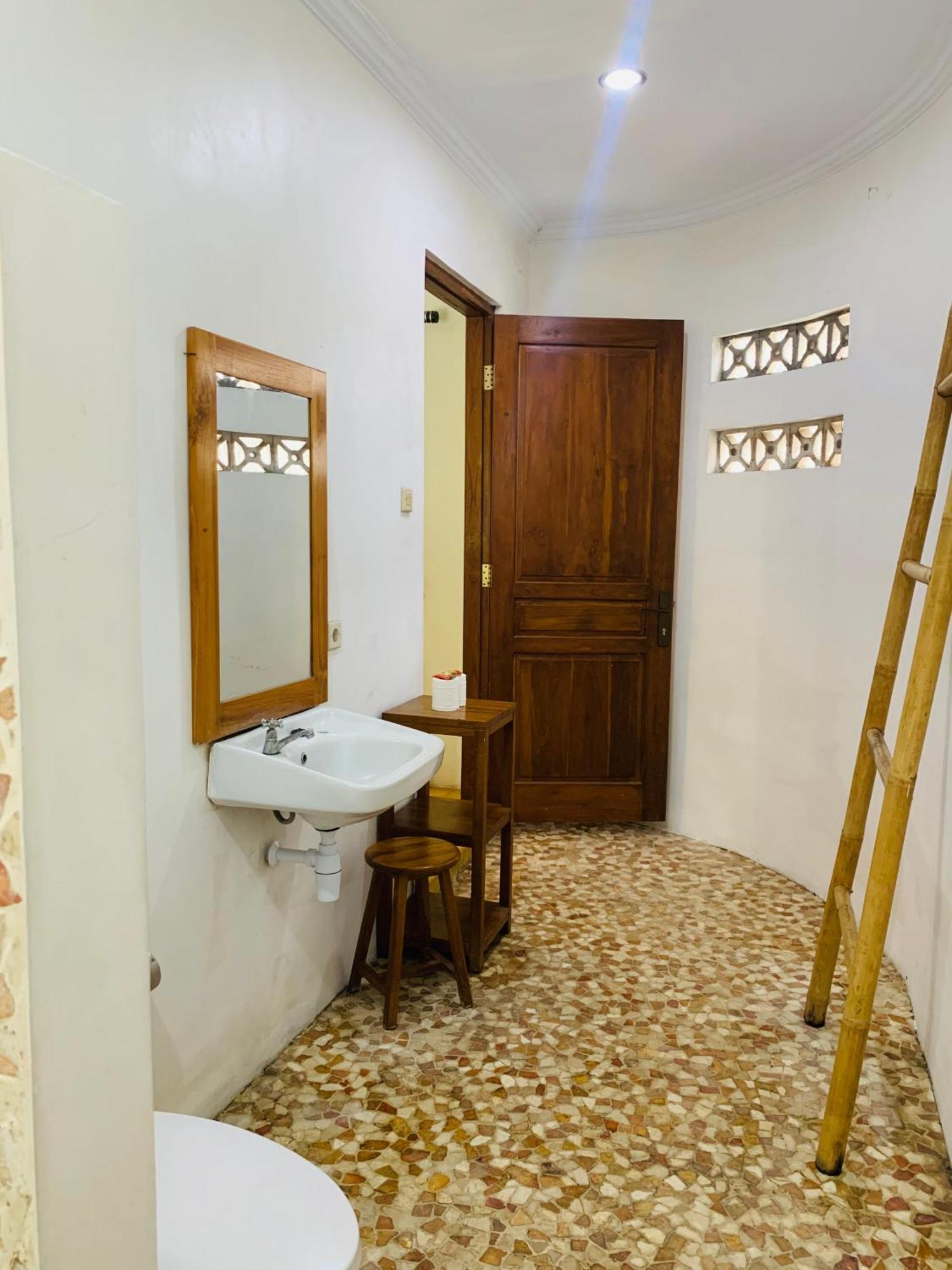 יוגיאקרטה Villa Bougenville מראה חיצוני תמונה